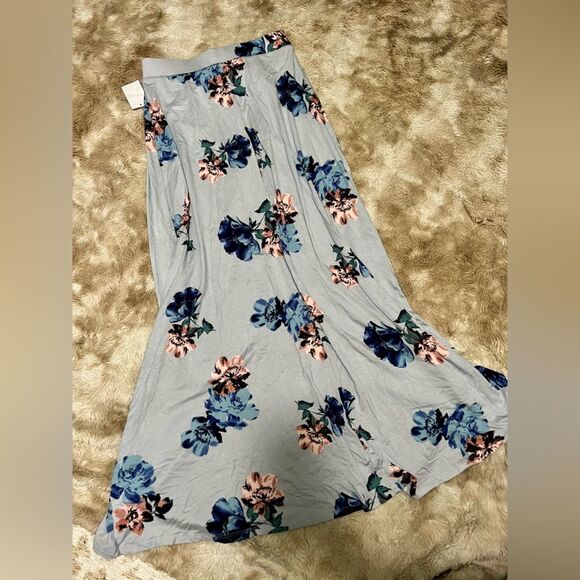 NWT Charlotte Russe Skirt - Picture 3 of 5